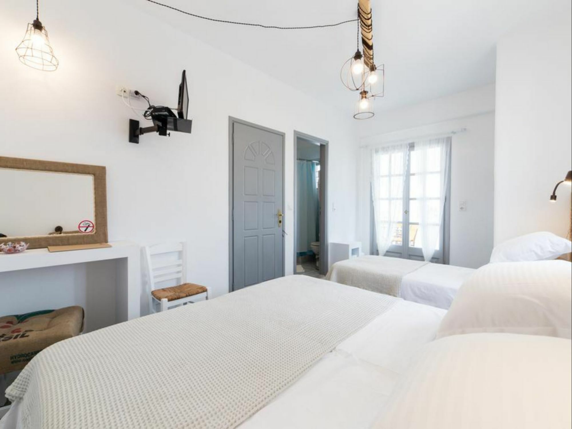 Evi Rooms Alikí Exteriör bild