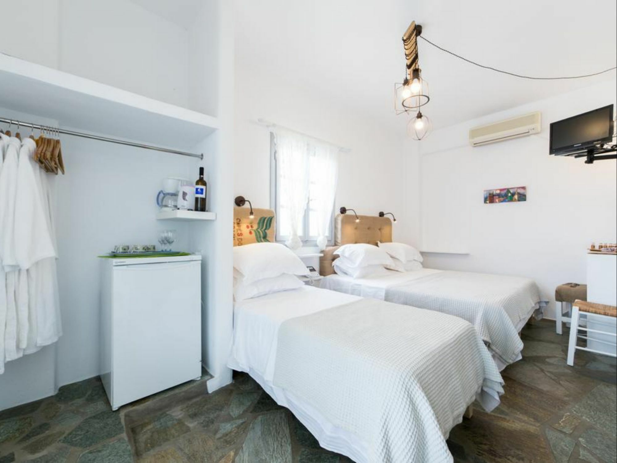 Evi Rooms Alikí Exteriör bild
