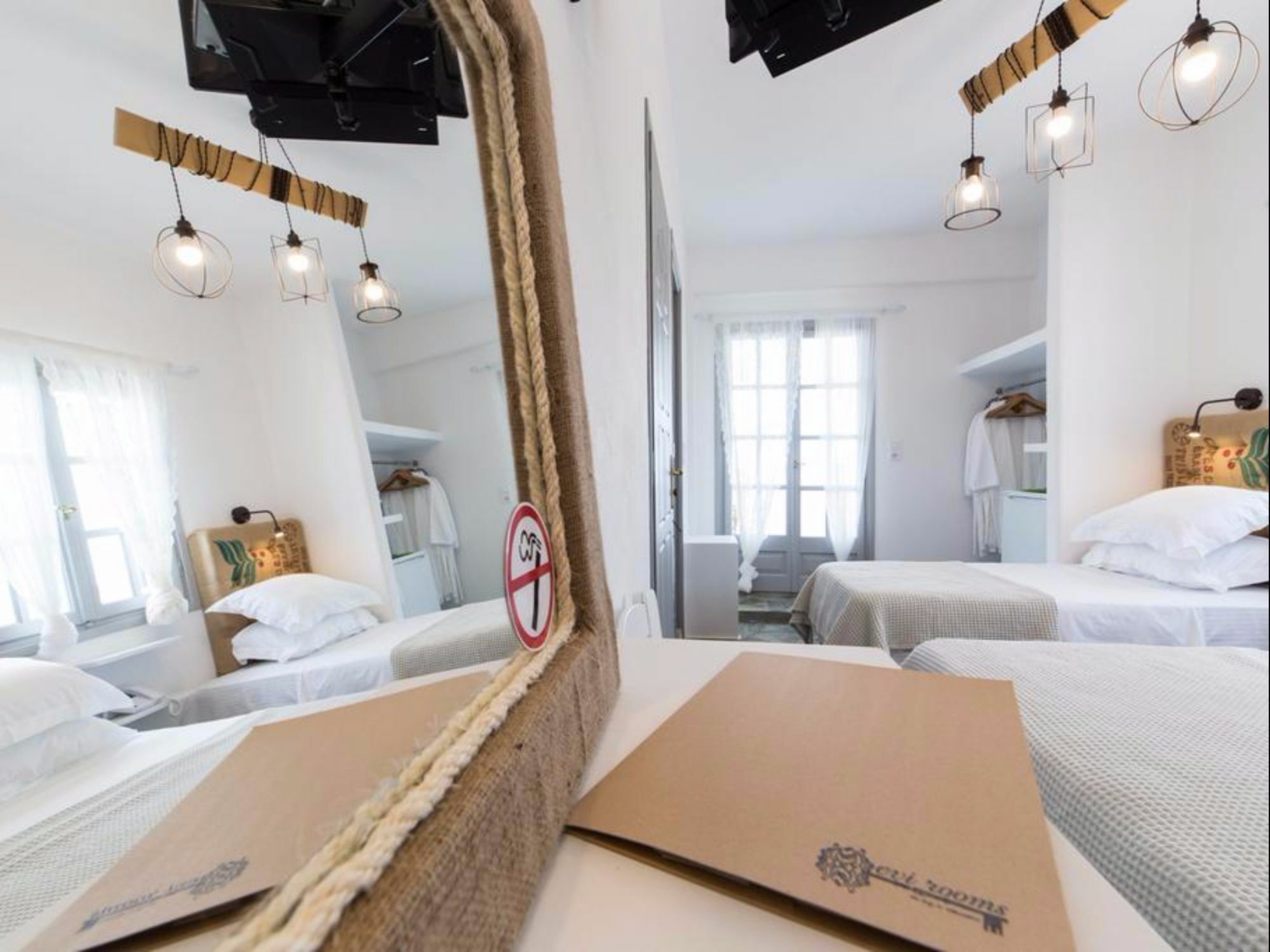 Evi Rooms Alikí Exteriör bild