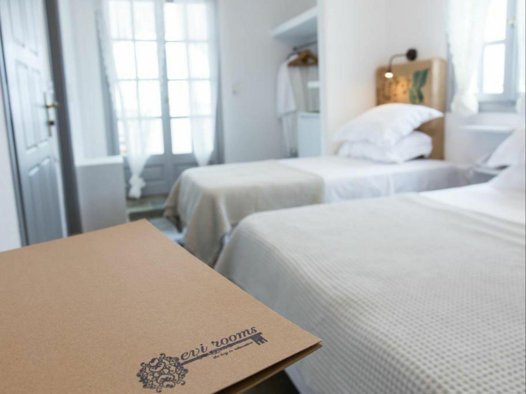 Evi Rooms Alikí Exteriör bild