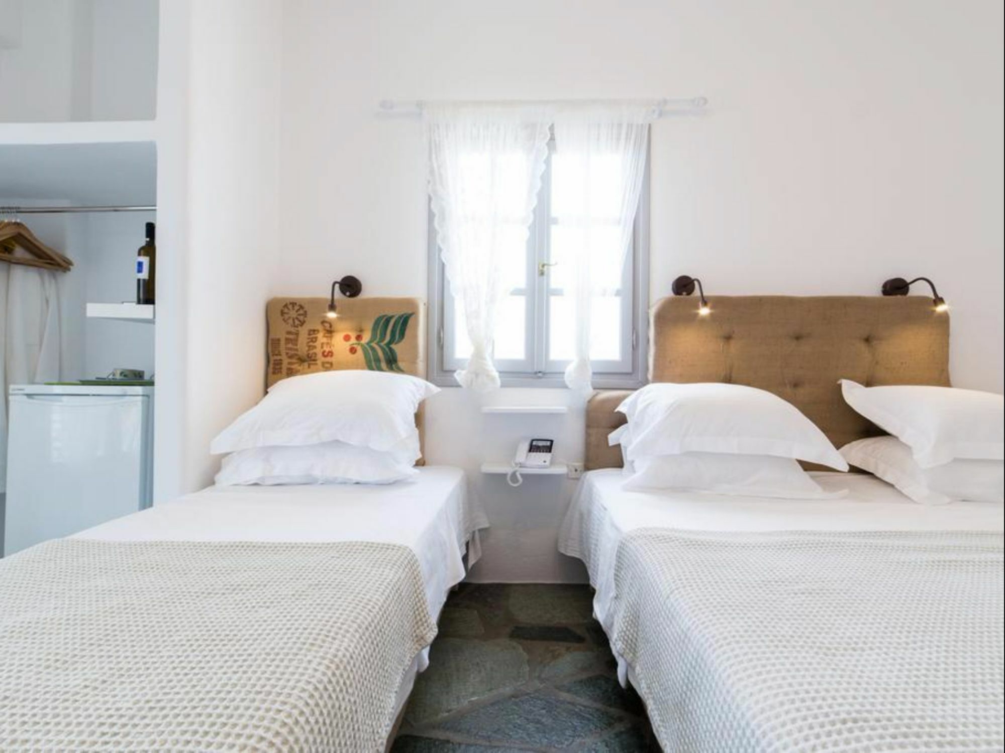 Evi Rooms Alikí Exteriör bild