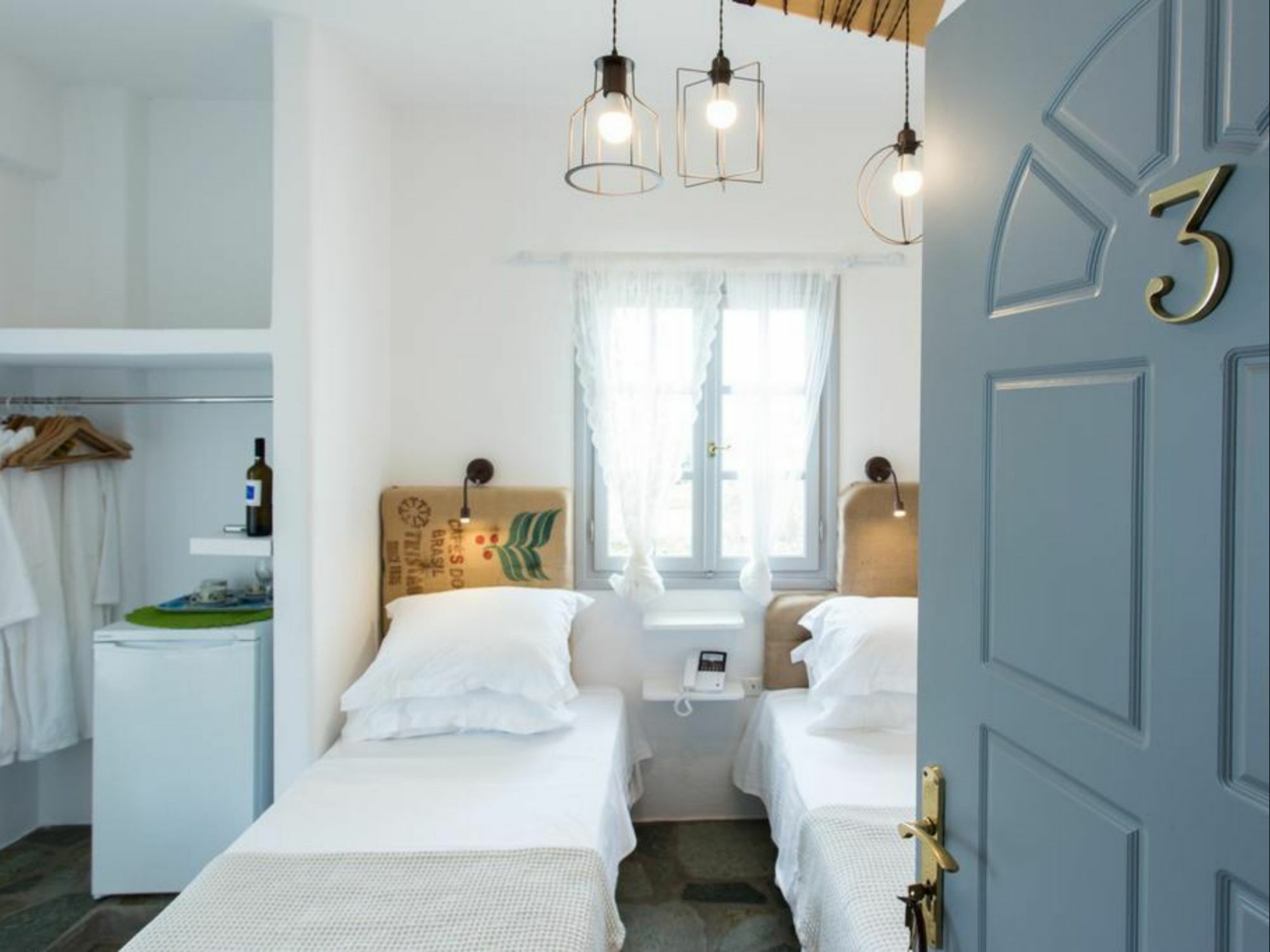 Evi Rooms Alikí Exteriör bild